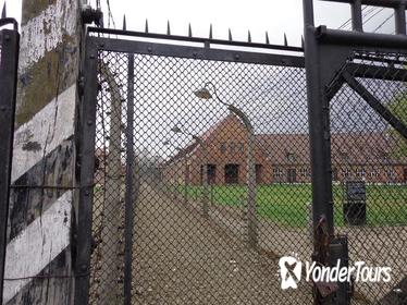 Round-Trip Balice Airport Transfers with Auschwitz Birkenau Museum Half-Day Trip