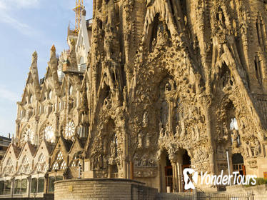 Sagrada Familia and Park Guell Skip the Line, La Pedrera and Casa Batllo Highlights