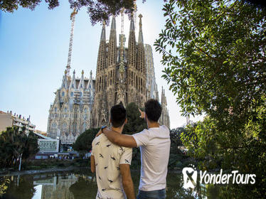Sagrada Familia Facades Private Gay Tour Sagrada Familia Facades Private Gay Tour