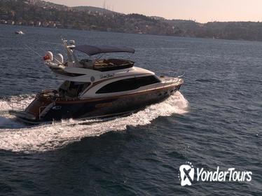 Sightseeing on Bosphorus With a Private Yacht From Istanbul