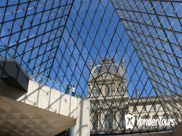 Skip the Line Magnificent Louvre Tour in Paris