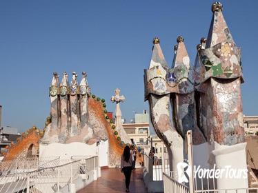 Skip the Line: Casa Batllo and Gaudi Guided Walking Tour in Barcelona