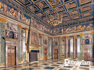 Skip-the-line Villa Farnesina and Raphael's Paintings private tour led by a local guide