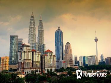 Skip-the-Line: 2-in-1 Petronas Twin Towers and Kuala Lumpur Tower Observation Deck Tickets