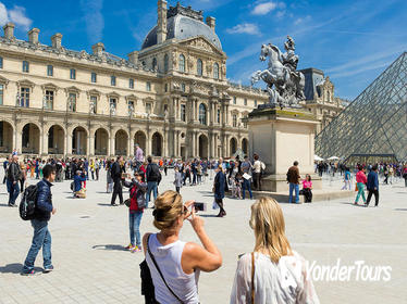 Skip-the-Line: Louvre Museum Greatest Masterpieces Small Group Tour