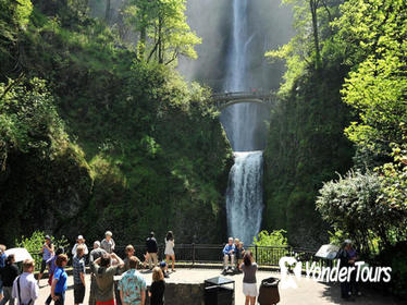 Small Group Columbia Gorge Waterfalls and Wine Tour from Portland