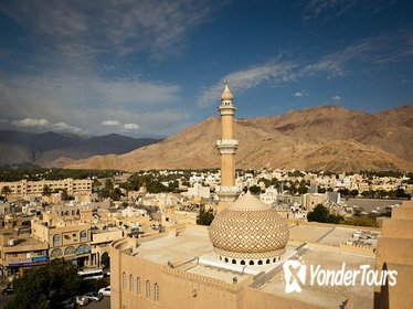 Small Group Day Trip to Nizwa Fort and Jabreen Castle from Muscat