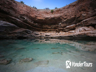 Small Group Full-Day Tour To Wadi Shab and Sinkhole From Muscat