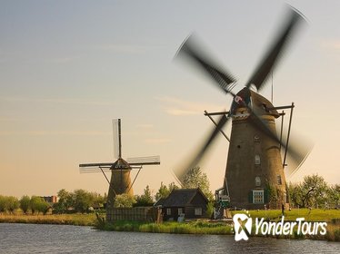 Small Group Full-Day Trip: UNESCO'S Kinderdijk & The Hague with Museum Visit