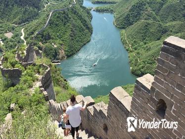 Small Group Hiking Tour from Huanghuacheng Water Great Wall to Xishuiyu with Lunch