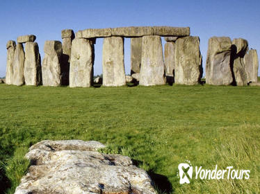 Small-Group Day Trip to Stonehenge, Glastonbury, and Avebury from London