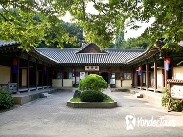 Small-Group Korean Folk Village Tour Including Confucianism Village
