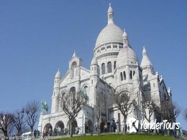 Small-Group Montmartre Walking Tour: Fine Wines and Famous Artists
