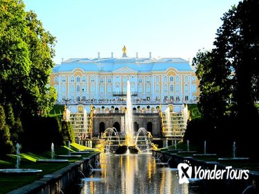 Small-Group Tour of Peterhof: Grand Palace and Park