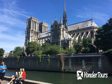 Small-Group Walking Tour of Historic Paris along the River Seine