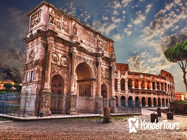 Special Combo: Colosseum Guided Tour plus Squares and Fountains Walking Tour