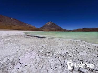 Standard Tour: 3-Day, 2-Night Salar de Uyuni by Air from La Paz Standard Tour: 3-Day, 2-Night Salar de Uyuni by Air from La Paz