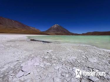 Standard Tour: 3-Day, 2-Night Salar de Uyuni by Air from La Paz