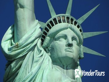 Statue of Liberty and Ellis Island Private Guided Tour With Expert Guide