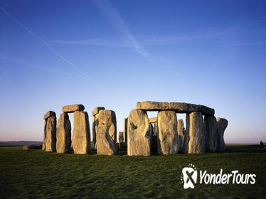 Stonehenge, Windsor Castle, and Bath with London Hop-on-Hop-off Tour