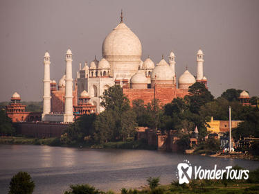 SUNRISE TOUR OF TAJ MAHAL FROM DELHI (SAME DAY BY CAR)