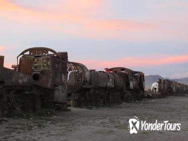 Sunset and Stargazing at Train Cemetery (Cementerio de Trenes) from Uyuni