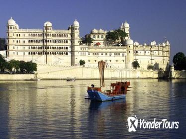 Sunset Boat Cruise on Lake Pichola in Udaipur with Private Transport