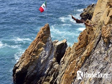 Sunset Dinner and Cliff Divers in Acapulco