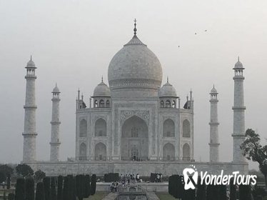 Taj Mahal tour by train