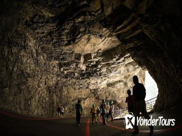 Taroko Gorge with Qingshui Cliff, Swallow Grotto, Shakadang Trail, and Qixingtan