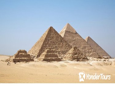 The Cairo Cram - Pyramids, Museum & Bazaar - Layover Tour