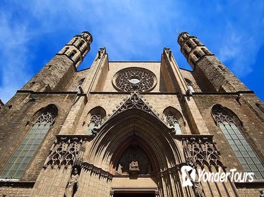 'The Cathedral of the Sea' Walking Book Tour in Barcelona