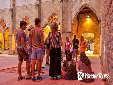 The Dark History Night Walking Tour in Barcelona