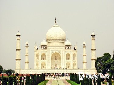 The Taj Grandeur Tour