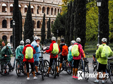 Tour in the City - Rome Highlights Bike Tour plus Colosseum Guided Tour or Vatican Guided Tour