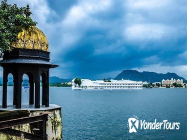 Udaipur Full Day City Tour with Boat Ride