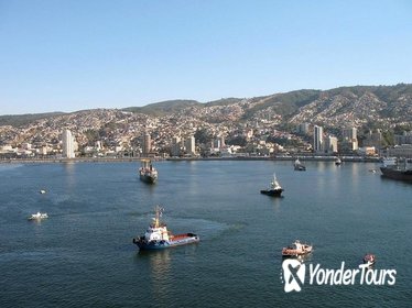 Valparaiso Like a Local: Private Walking Tour with Harbor Cruise Including Transport from Santiago