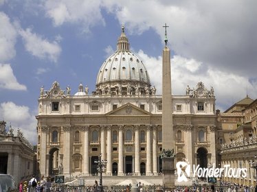Vatican Museums - Sistine Chapel and St Peter's Basilica Private Tour with Skip-the-Line