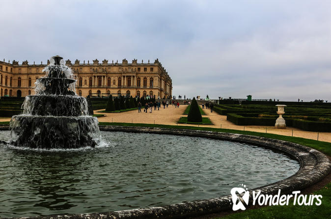 Palace of Versailles and Eiffel Tower Full Day Combo Tour