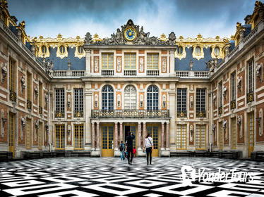 Versailles Small-Group Tour Including Palace Gardens and Trianon