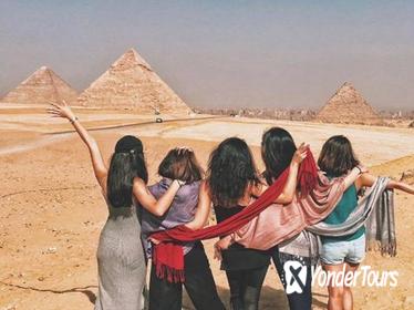 Visit the Pyramids, the Sphinx, the Valley Temple, Sakkara and Dahshur with a Private Guide