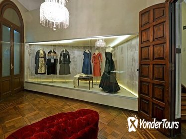 Walking Tour of Buenos Aires with Evita Peron Museum