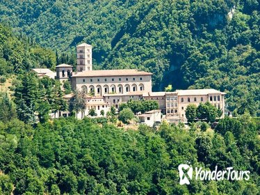 Work and Pray: In the Footsteps of St. Benedict Private Day Trip from Rome