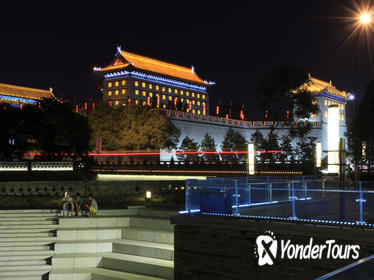Xi'an Evening Tour: South Gate Square, Fountain Show and Tang Dynasty Theme Squares