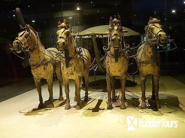 Xi'an Private Tour: Terracotta Warriors and Horses Museum, Tomb of Emperor Qin Shi Huang, and Banpo Museum