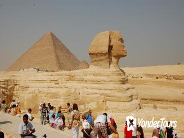 Discover Cairo: Giza Pyramids and Egyptian Museum including lunch