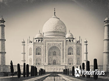 PRIVATE TAJ MAHAL AT SUNRISE AND AGRA DAY TOUR FROM NEW DELHI