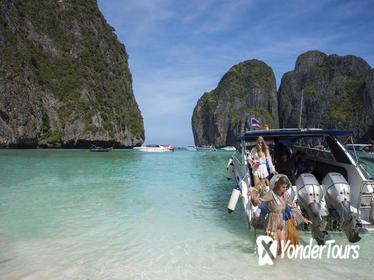 Phuket to Phi Phi Islands by Speedboat