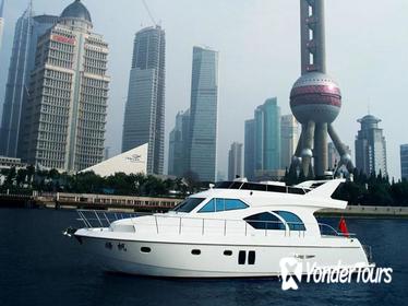 Shanghai Yacht Experience on Huangpu River with Refreshments