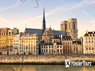 Supersaver Skip-the-Line Private Guided Tour: Paris City Center and Louvre Museum